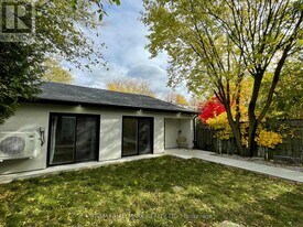 45 Northcliffe Blvd in Toronto, ON - Building Photo