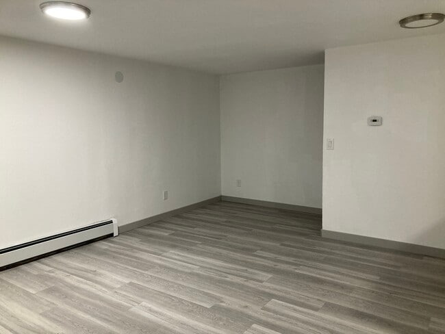 1021 Turpin St in Anchorage, AK - Building Photo - Building Photo