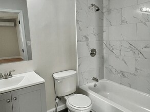 758 209th St, Unit #2 in Pasadena, MD - Foto de edificio - Building Photo