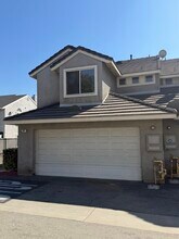 204 W Walnut Ave in Rialto, CA - Building Photo - Building Photo