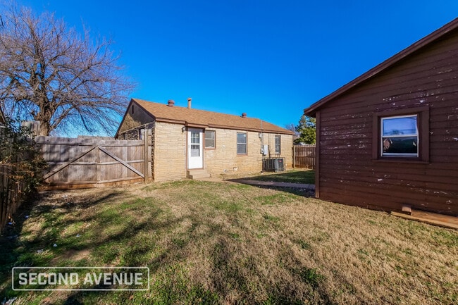3100 SW 45th St in Oklahoma City, OK - Foto de edificio - Building Photo
