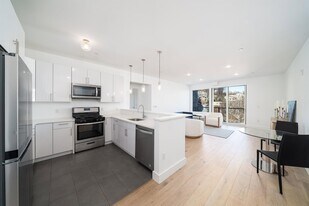 8621 River Rd, Unit 119 in North Bergen, NJ - Building Photo