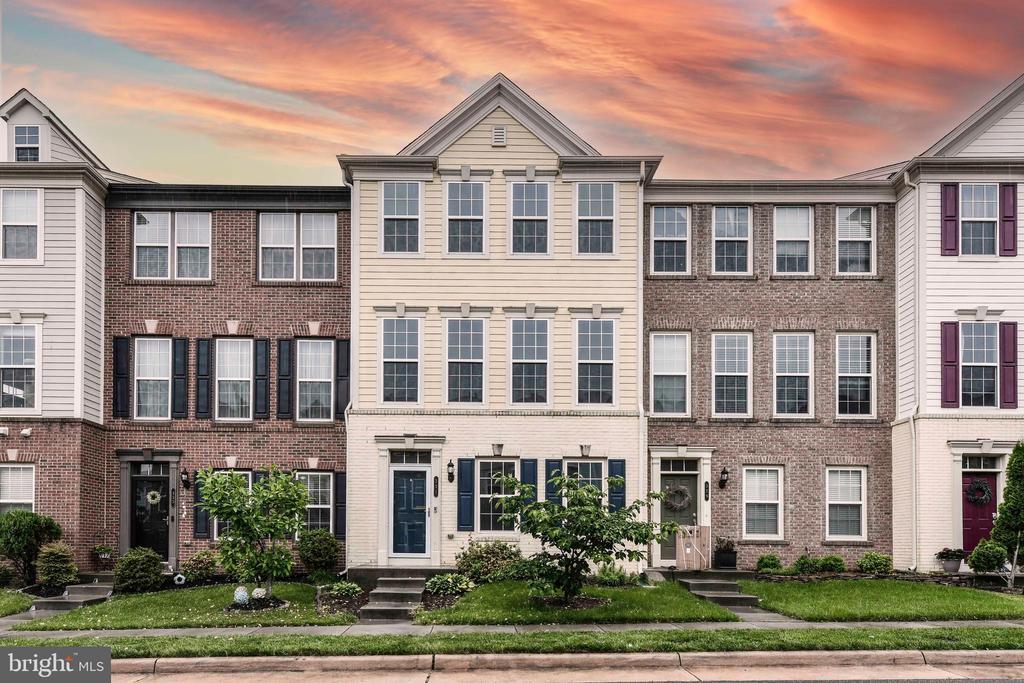 331 Pink Azalea Terrace SE in Leesburg, VA - Building Photo