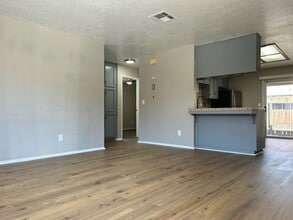 1001 W Perdew Ave in Ridgecrest, CA - Building Photo - Building Photo