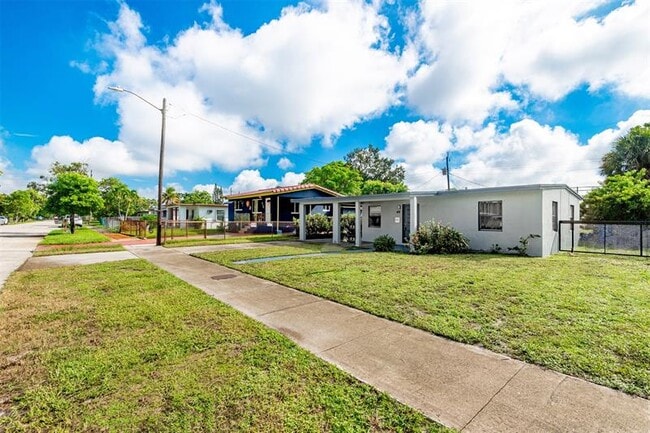 416 NW 19th Ave in Fort Lauderdale, FL - Building Photo - Building Photo