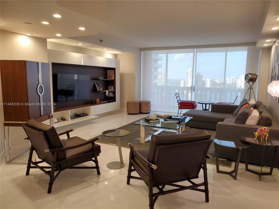 3000 Island Blvd in Aventura, FL - Foto de edificio