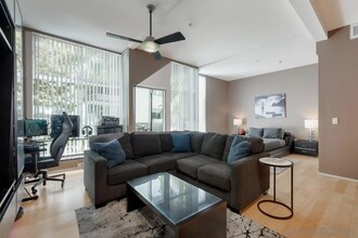 120 Island Ave in San Diego, CA - Building Photo - Building Photo