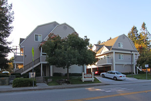 Eklund Gardens I Apartments