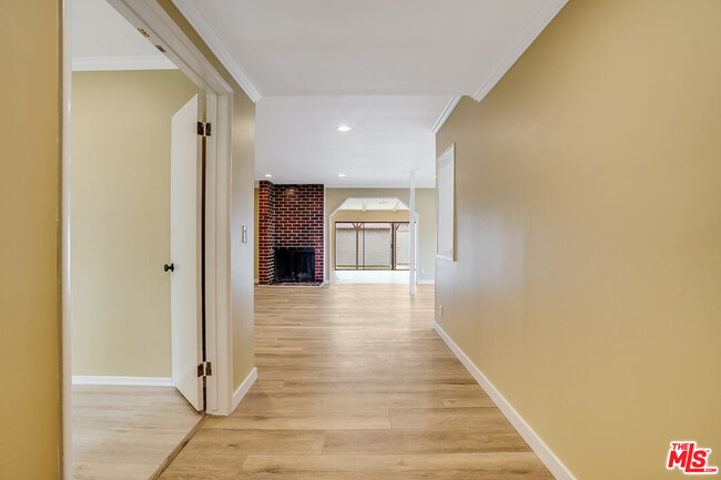 5450 Bevis Ave in Los Angeles, CA - Building Photo - Building Photo