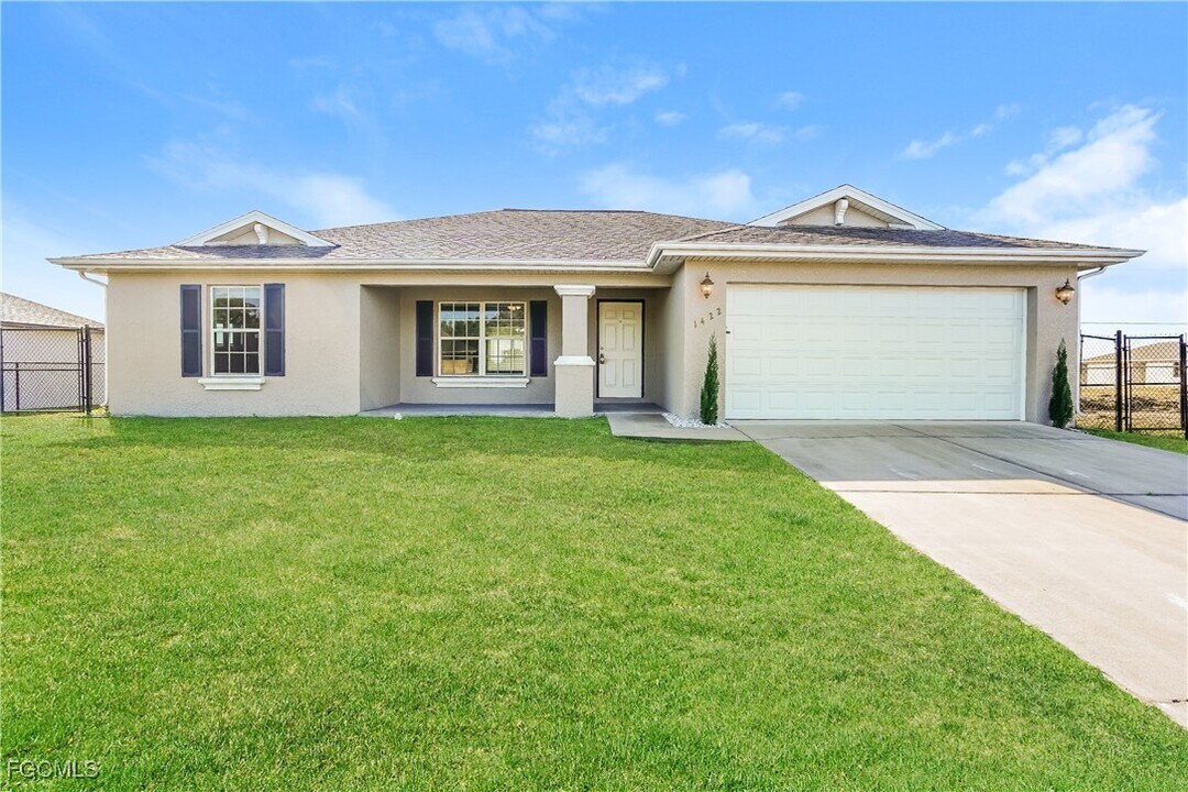 1422 NW 1st St in Cape Coral, FL - Building Photo