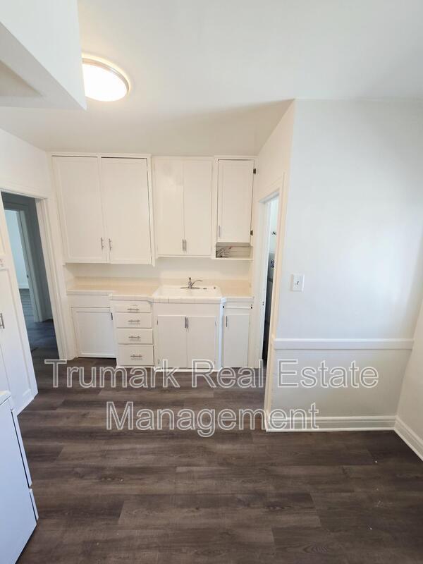 property at 1457 E Wilson Ave