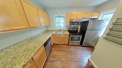 467 E Woodland St in Ferndale, MI - Building Photo - Building Photo