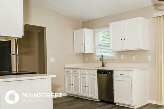 2421 Olson Ln in Jacksonville, FL - Building Photo - Building Photo