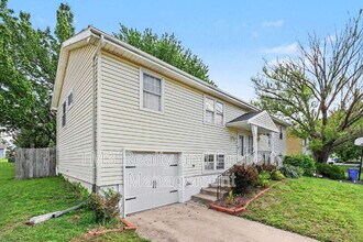 1324 E 152nd Terrace in Olathe, KS - Building Photo - Building Photo