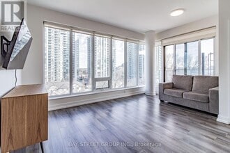 28-728 Avondale Ave in Toronto, ON - Building Photo - Building Photo