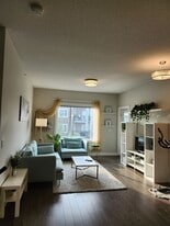 8 Sage Hill Terr NW in Calgary, AB - Building Photo