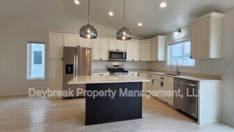 2584 66th Ave S in Fargo, ND - Building Photo