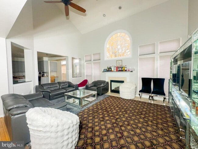 property at 1548 Shellford Ln