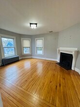 2 Grout Ct in Worcester, MA - Building Photo - Building Photo