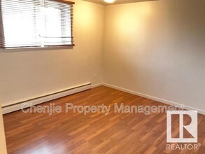6103-6198 98 Ave NW in Edmonton, AB - Building Photo - Building Photo