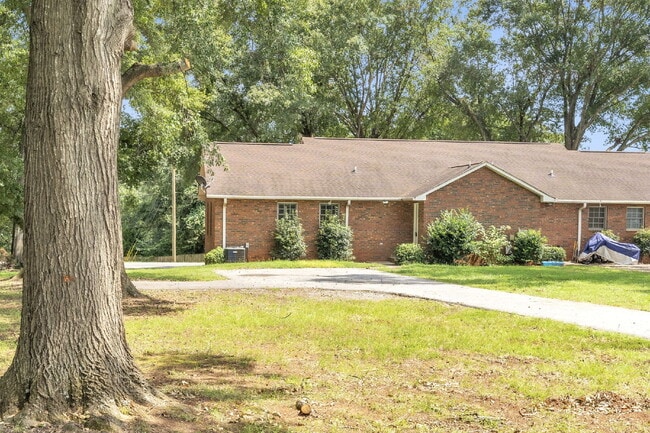 475 Vinyard Rd in Boiling Springs, SC - Building Photo - Building Photo