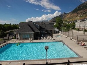 345 Belmont Pl in Provo, UT - Foto de edificio - Building Photo