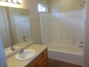 5551 Geneva Way in Stansbury Park, UT - Building Photo - Building Photo