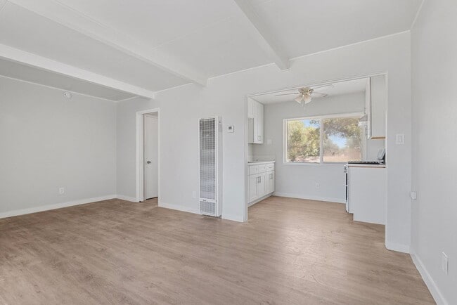 203 W 3rd Ave