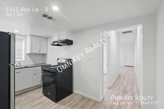 5341 Ash Ln in Dallas, TX - Building Photo - Building Photo