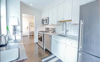 818 1/2 California Ave, Unit 2 in Los Angeles, CA - Building Photo - Building Photo