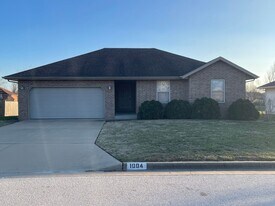 1004 E Melton Rd in Ozark, MO - Building Photo