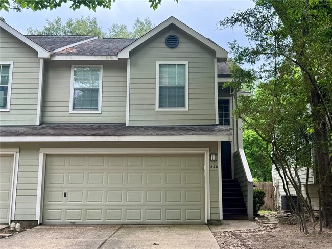 226 S Walden Elms Cir