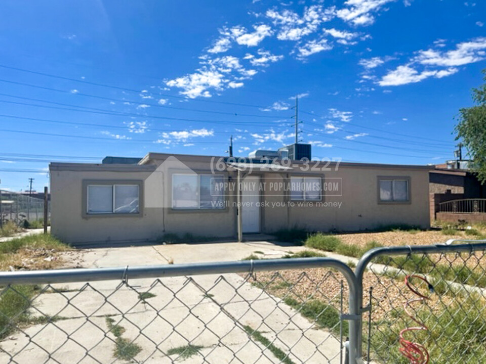 1209 W Adams Ave in Las Vegas, NV - Building Photo