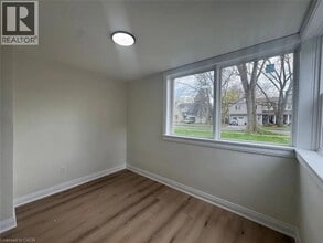 32 Price Ave in Welland, ON - Building Photo - Building Photo