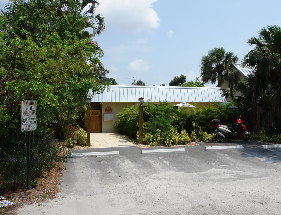 1027 Tequesta St in Fort Lauderdale, FL - Building Photo