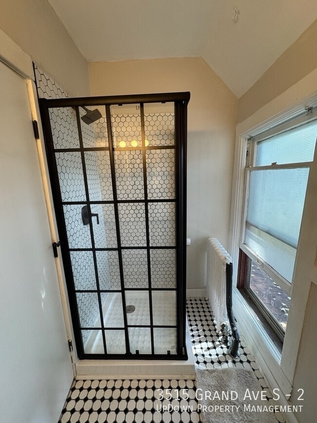 3515 Grand Ave S in Minneapolis, MN - Building Photo - Building Photo