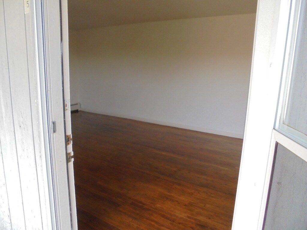 Crestwood Apartments Middletown, NY Apartments