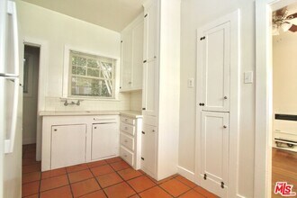 4557 Lexington Ave in Los Angeles, CA - Building Photo - Building Photo