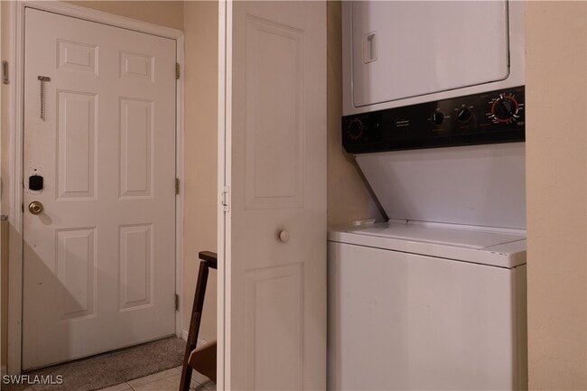 15449 Bellamar Cir in Ft. Myers, FL - Building Photo - Building Photo