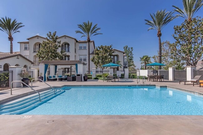 Vista Imperio Apartments