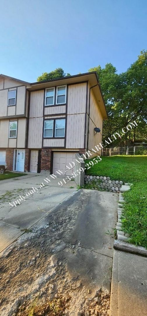 125 Kindred Ave in Bonner Springs, KS - Building Photo - Building Photo