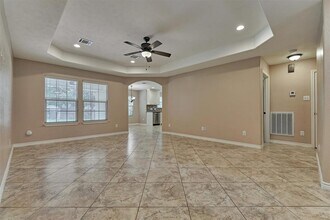 10657 Royal Cavins Dr in Conroe, TX - Building Photo - Building Photo