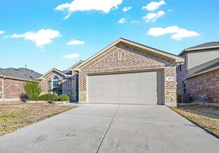 424 Pollyann Trl in Haslet, TX - Foto de edificio - Building Photo