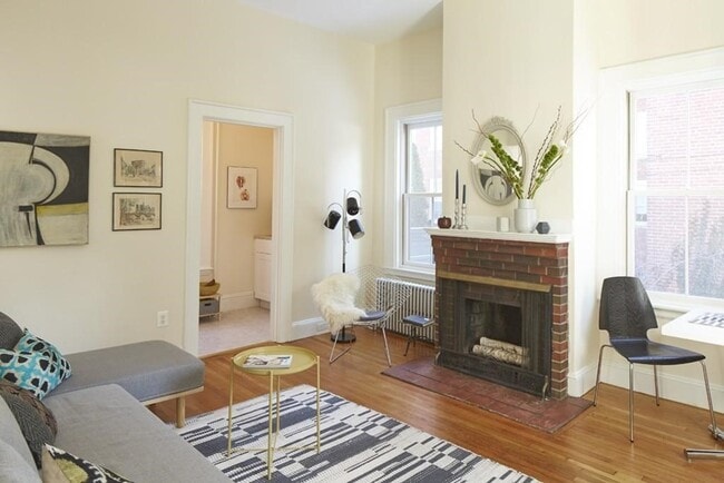 26 Linnaean St in Cambridge, MA - Building Photo - Building Photo