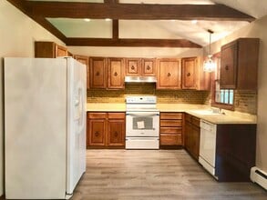 236 Creek Rd in Poughkeepsie, NY - Building Photo - Building Photo