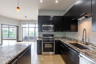 2348 N Lister Ave in Chicago, IL - Building Photo - Building Photo