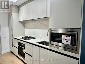 1720 Bayview Ave in Toronto, ON - Building Photo - Building Photo