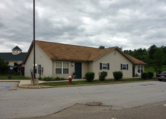 4231 Wyoga Lake Rd in Stow, OH - Building Photo - Building Photo