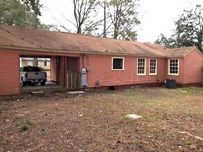 1104 Pinckney Ave in Leesville, LA - Building Photo - Building Photo