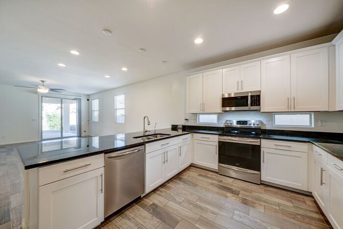 7642 W Whitehorn Trail in Peoria, AZ - Building Photo